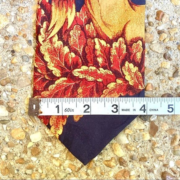 Halston 100% Silk Capricorn Zodiac Tie - Picture 5 of 7